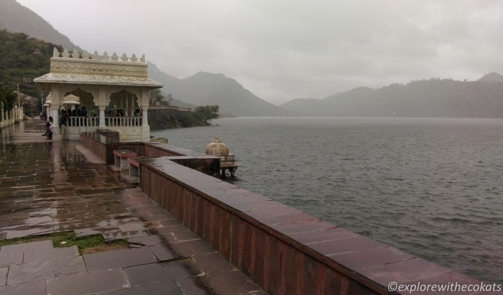 Spend a misty evening at Badi Lake, Udaipur