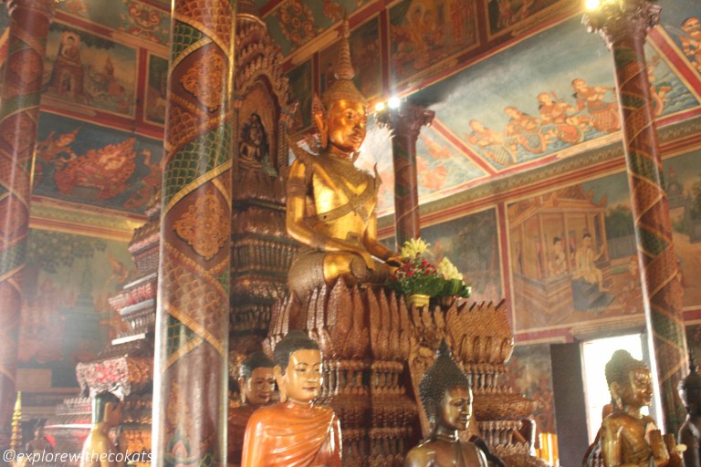 Wat Phnom temple: Phnom Penh travel guide