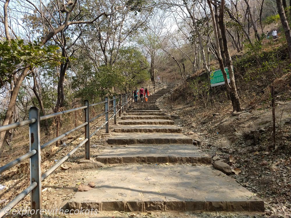 The hike towards Pandavleni