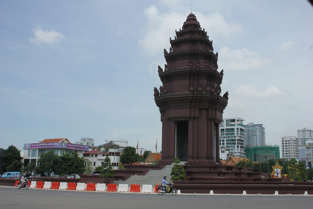 Independence monument: 2 days in phnom penh