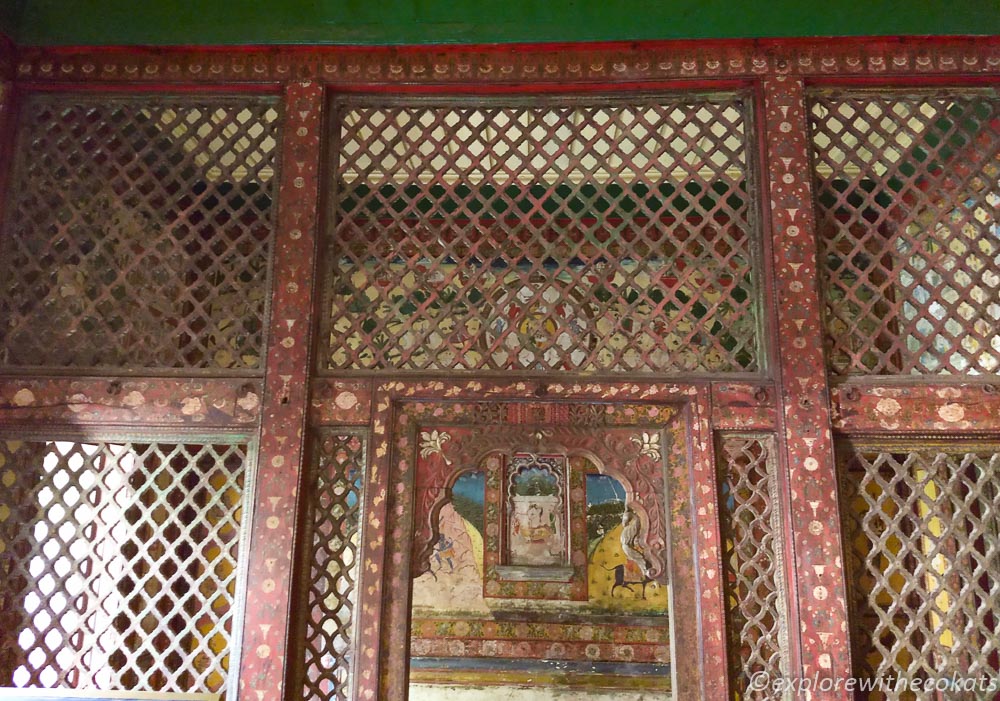 The wooden jaali in the wada