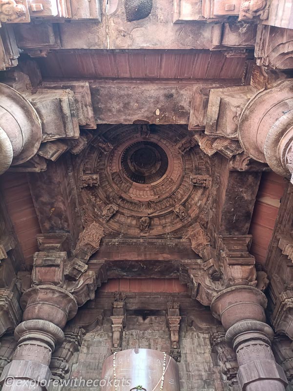 The columns supporting ceiling