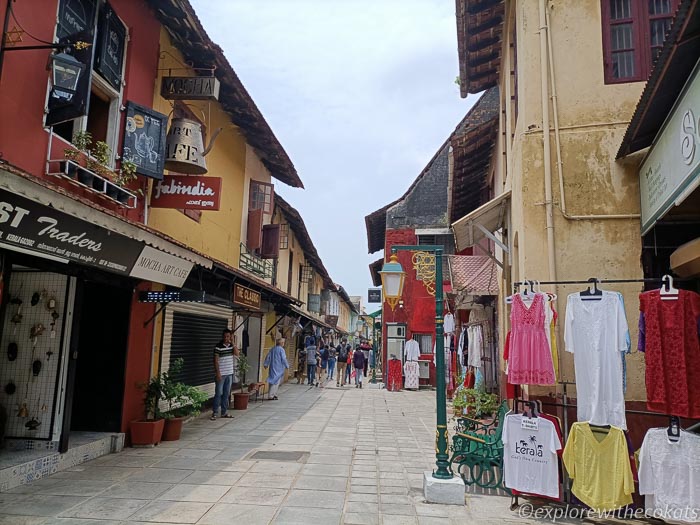 Jew town street near Pardesi synagogue