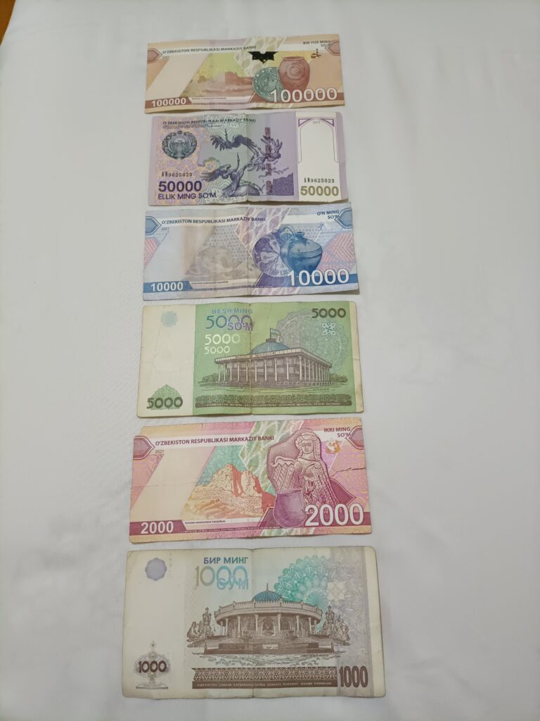 Uzbek currency