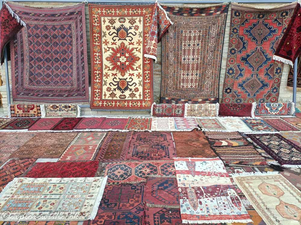 Souvenirs to buy from Uzbekistan - Uzbek rugs made of camel wool