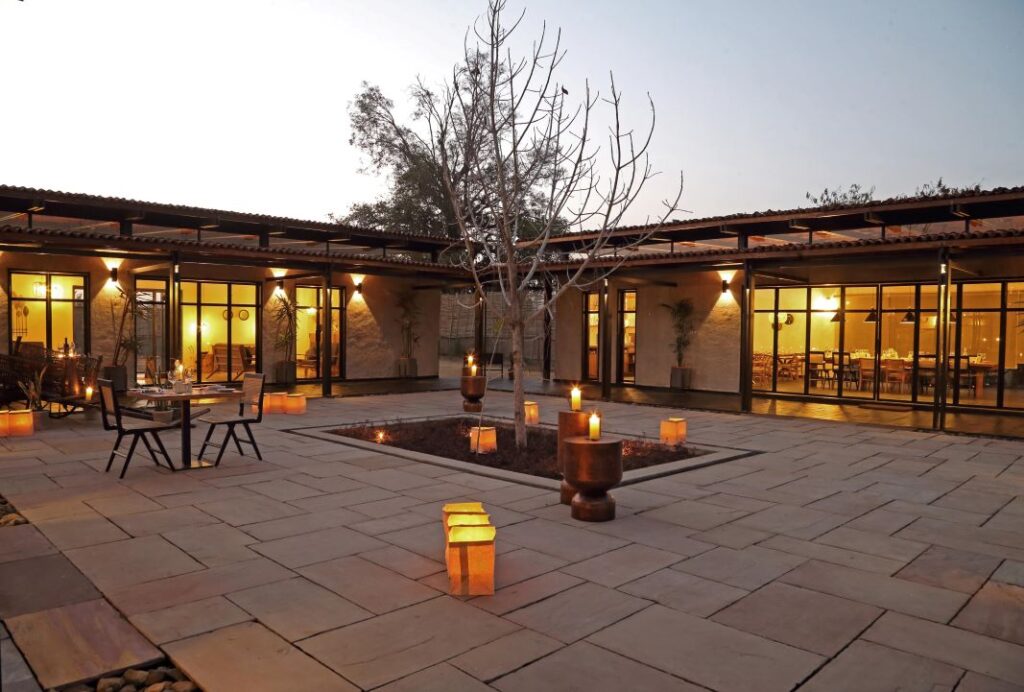 Bori Safari Lodge courtyard