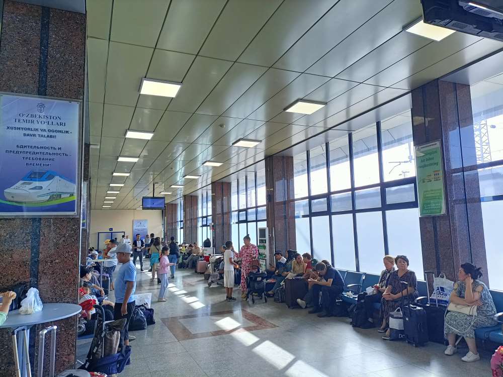 Waiting area at Tashkent railway station