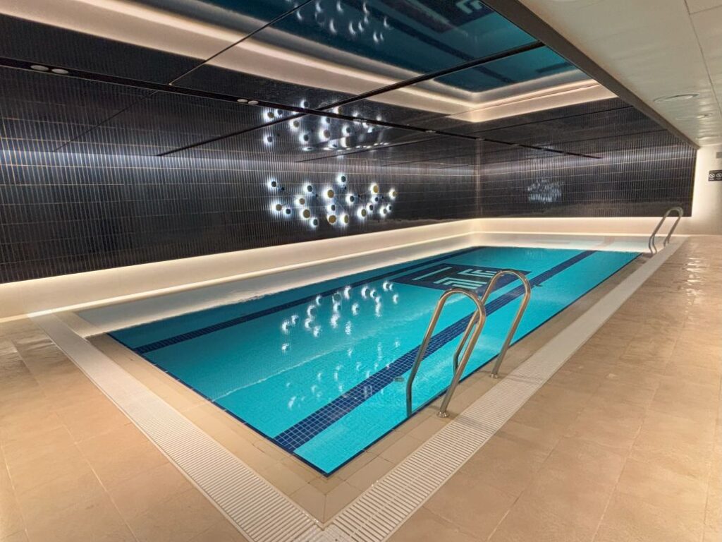 Hotels in Seoul Myeongdong with indoor pool_voco