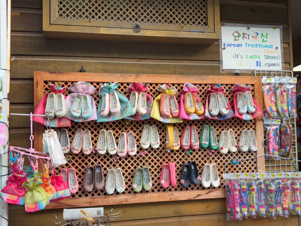Korean traditional shoes_korean gifts