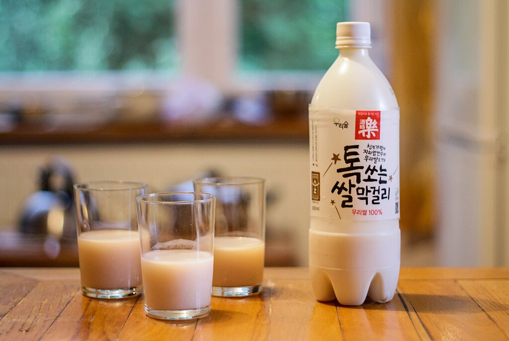 Makgeolli_Best souvenirs from South Korea