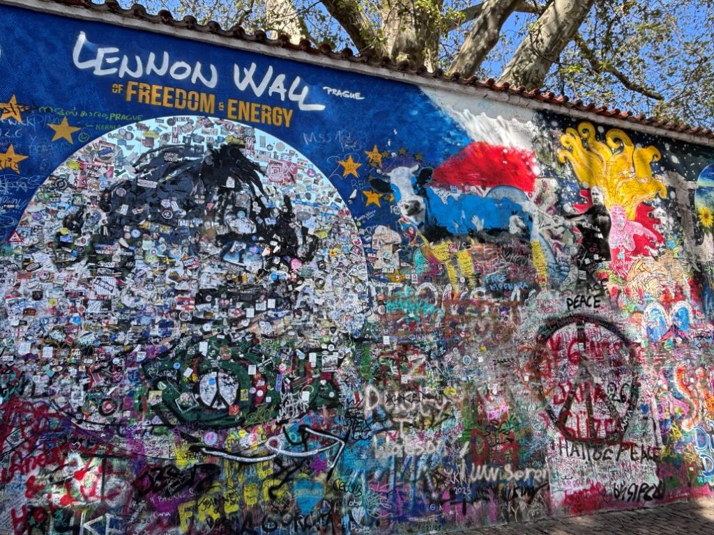 Lennon Wall_3 days in Prague